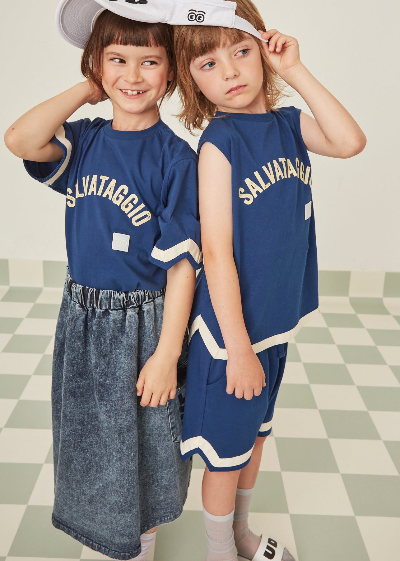 PARADISE - Navy Shorts